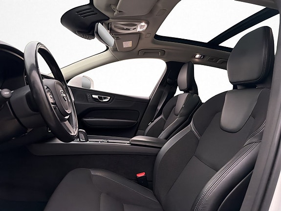 Volvo XC60 12 of 30