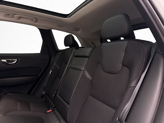 Volvo XC60 16 of 30