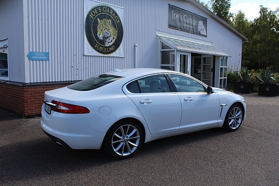 Jaguar XF 3 of 7