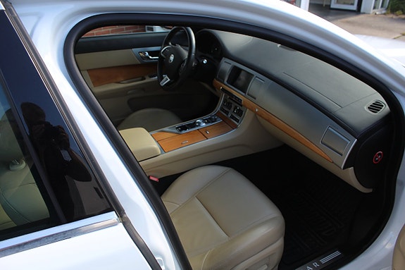 Jaguar XF 7 of 7