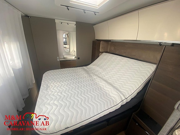 Adria ALPINA 663 HT Queenbed 5 of 7