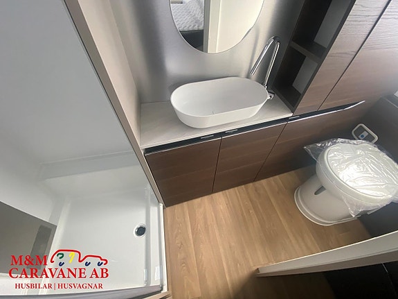 Adria ALPINA 663 HT Queenbed 6 of 7