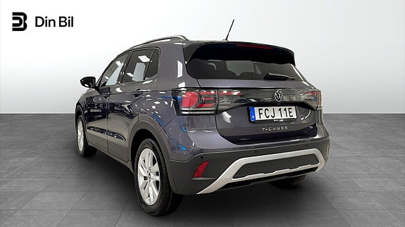 Volkswagen T-Cross 3 of 13