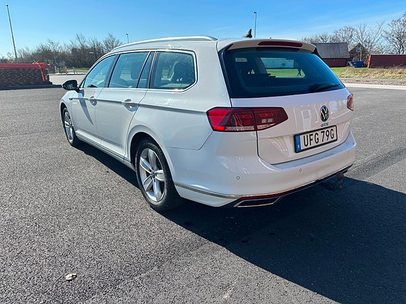 Volkswagen Passat 3 of 6