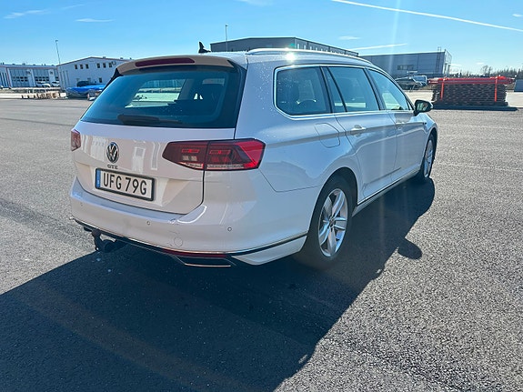 Volkswagen Passat 4 of 6