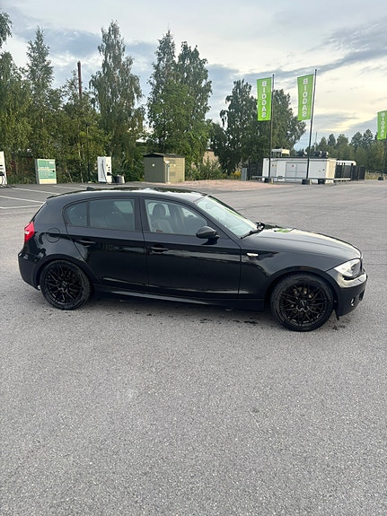BMW 120d 2 of 7