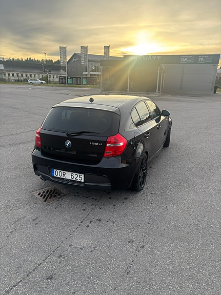 BMW 120d 3 of 7