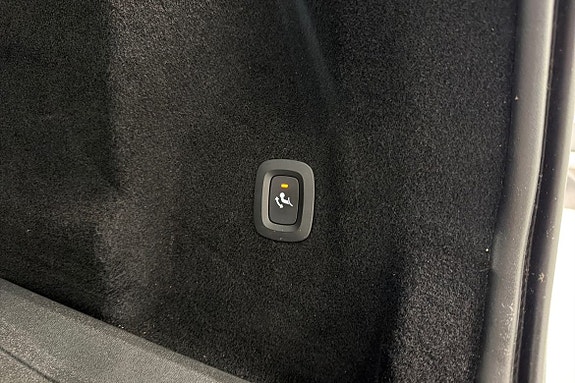 Volvo XC60 24 of 27