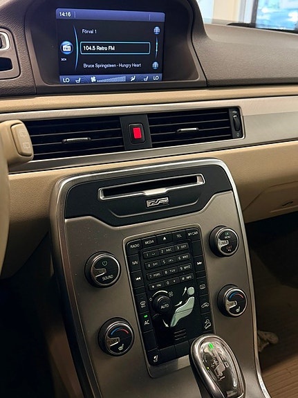 Volvo XC70 8 of 20