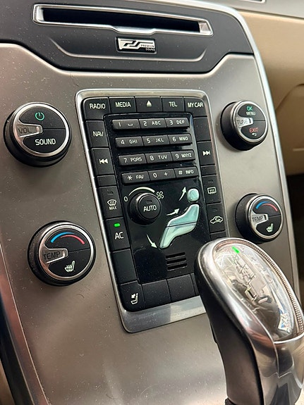 Volvo XC70 7 of 20