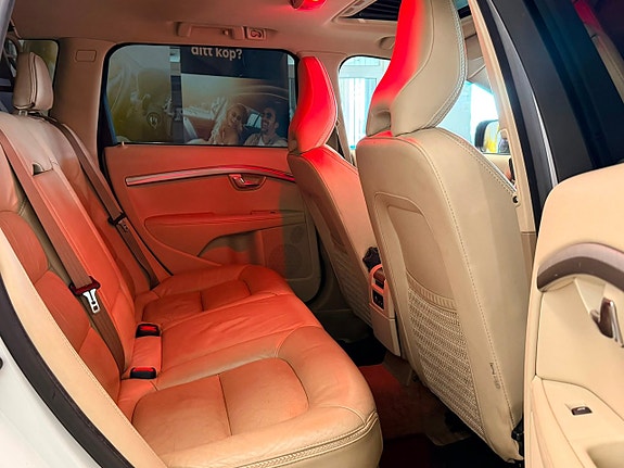 Volvo XC70 13 of 20