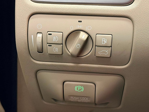 Volvo XC70 12 of 20