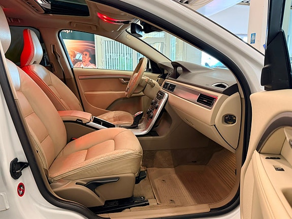 Volvo XC70 10 of 20