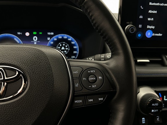 Toyota RAV4 16 of 30