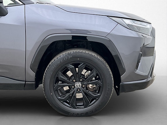 Toyota RAV4 30 of 30