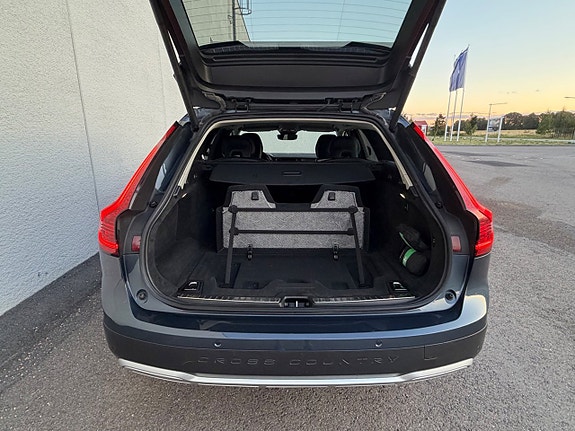 Volvo V90 Cross Country 20 of 25