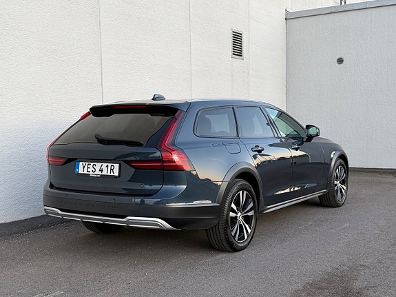 Volvo V90 Cross Country 3 of 25