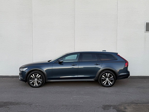 Volvo V90 Cross Country 13 of 25