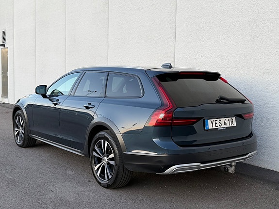 Volvo V90 Cross Country 4 of 25