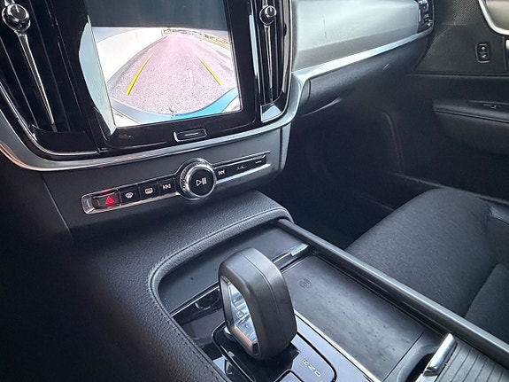 Volvo V90 Cross Country 10 of 25
