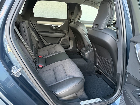 Volvo V90 Cross Country 6 of 25
