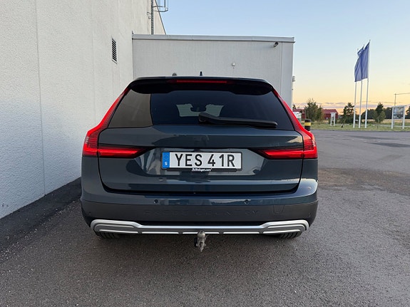 Volvo V90 Cross Country 22 of 25