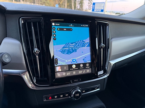 Volvo V90 Cross Country 23 of 25