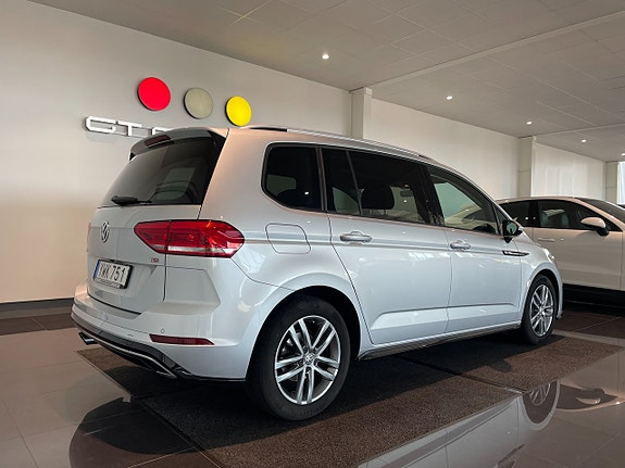 Volkswagen Touran 8 of 15
