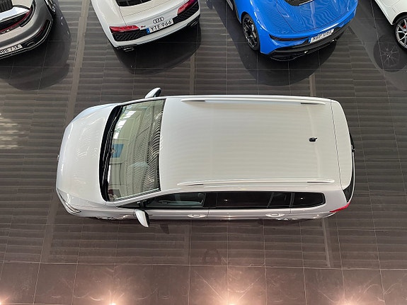 Volkswagen Touran 4 of 15