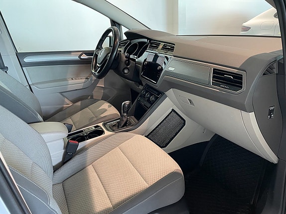 Volkswagen Touran 14 of 15