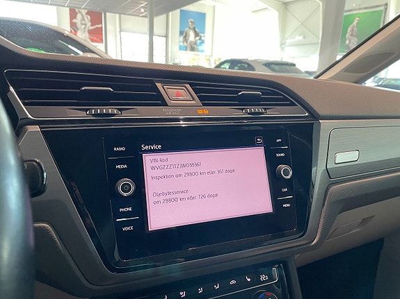 Volkswagen Touran 11 of 15