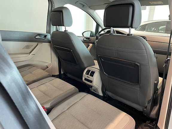 Volkswagen Touran 15 of 15