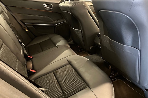 Mercedes-Benz E220 16 of 23