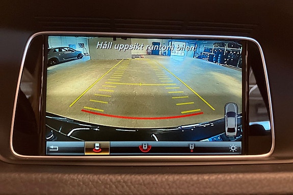 Mercedes-Benz E220 13 of 23