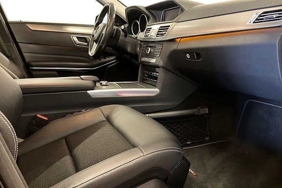 Mercedes-Benz E220 11 of 23