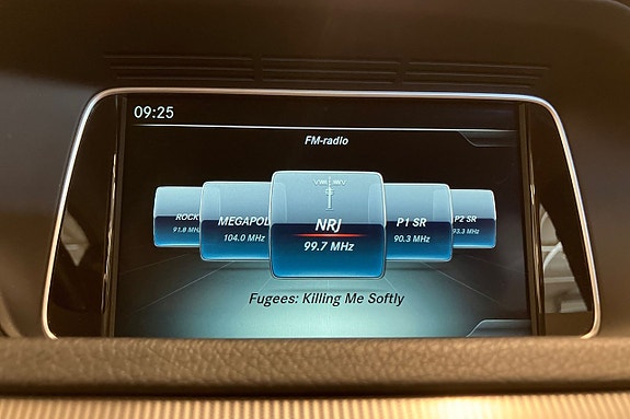 Mercedes-Benz E220 19 of 23