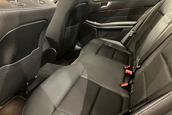 Mercedes-Benz E220 17 of 23