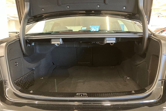 Mercedes-Benz E220 18 of 23