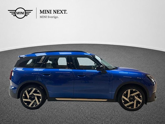 MINI Countryman SE 3 of 15