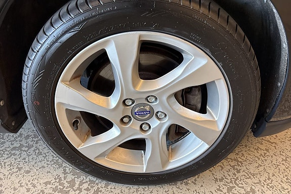 Volvo V40 Cross Country 10 of 26