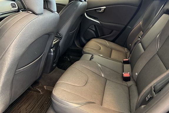 Volvo V40 Cross Country 8 of 26