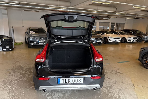 Volvo V40 Cross Country 15 of 26