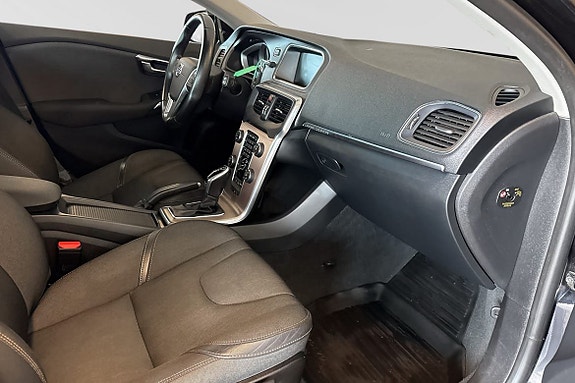 Volvo V40 Cross Country 12 of 26
