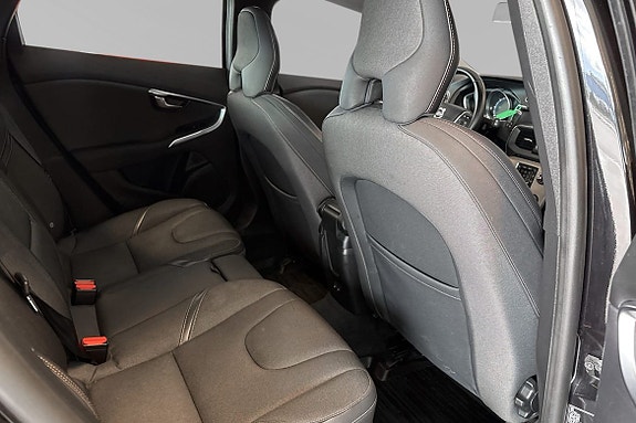 Volvo V40 Cross Country 11 of 26