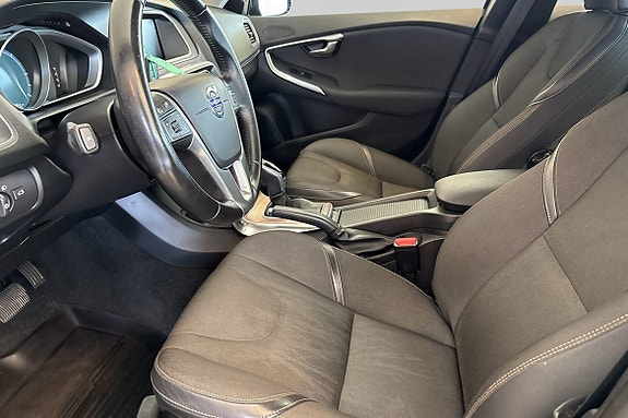 Volvo V40 Cross Country 7 of 26