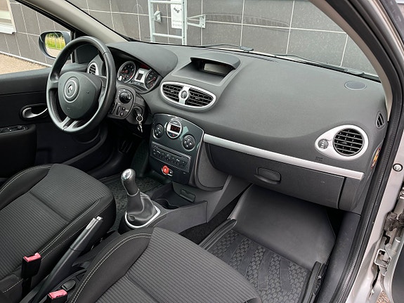 Renault Clio 11 of 20