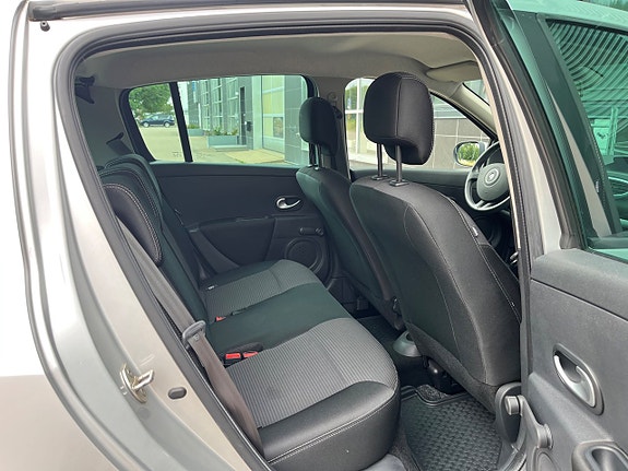 Renault Clio 19 of 20