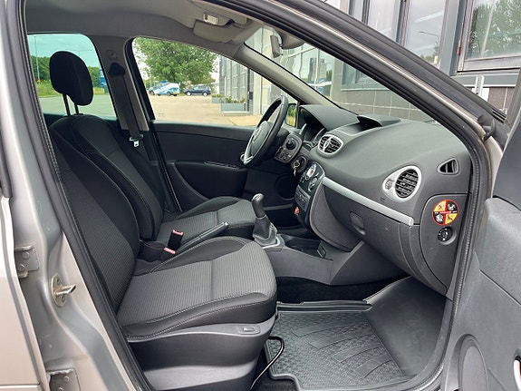 Renault Clio 9 of 20