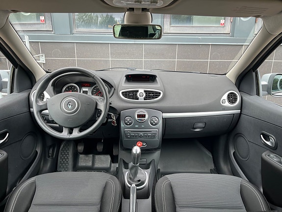 Renault Clio 12 of 20