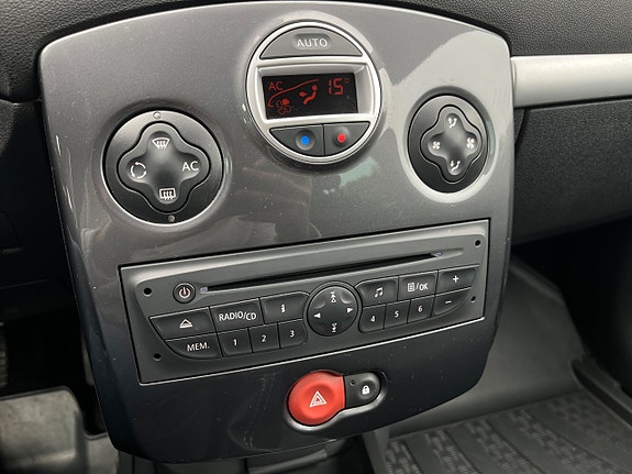 Renault Clio 15 of 20
